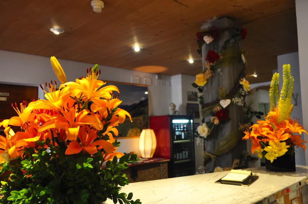 Poschiavo Suisse Hotel & Traditional Fondue Stube Exterior foto