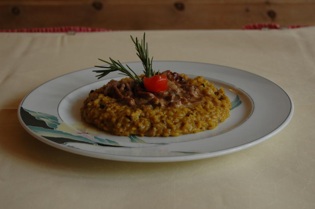 Poschiavo Suisse Hotel & Traditional Fondue Stube Exterior foto