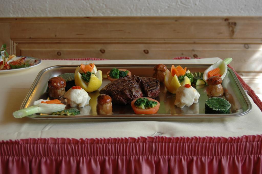 Poschiavo Suisse Hotel & Traditional Fondue Stube Exterior foto